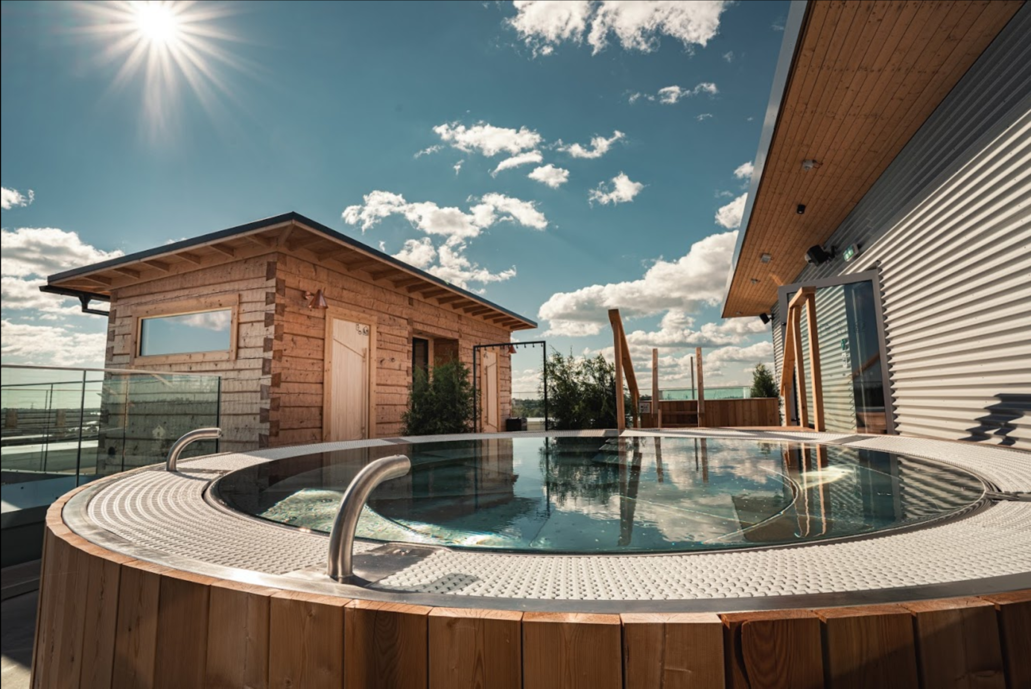 Valo Hotel & Work Hot Tub